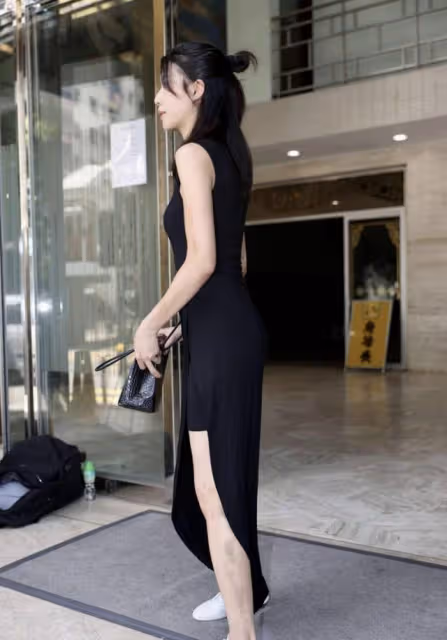 擔心!TVB視後現身葬禮腿上現大片淤青,曾與人夫傳緋聞口碑下滑