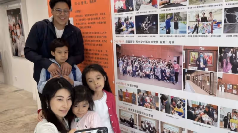 郭晶晶曬全家福，帶兒女支持霍啟剛事業，兄妹三人露正臉顏值獲贊