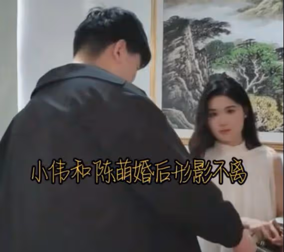 陳萌朱小偉：同框力破婚變傳聞，拎百元包眼神閃躲，更多細節被扒