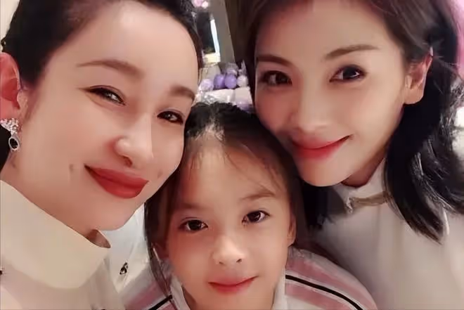 劉燁兒女被偶遇,諾一發福、穿著奇異,11歲霓娜被贊像Angelababy