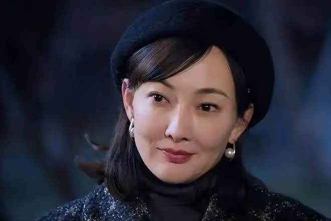 一陣沒見又變了模樣,牛莉臉再崩,面部僵鼻子假難認出,這是咋了