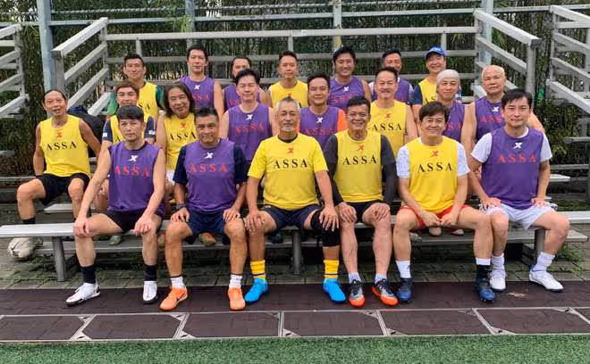 香港明星足球隊備戰貴州「村超」!全員穿國產服集訓,個個精神好