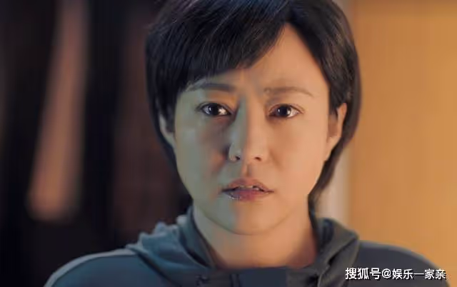 《熟年》面容憔悴,身材臃腫的郝蕾,憑藉氣質還原了中年女性的美