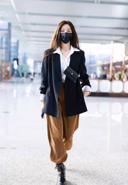 沈夢辰才是我們學習穿搭的好榜樣,日常私服不拿架子,有品有范