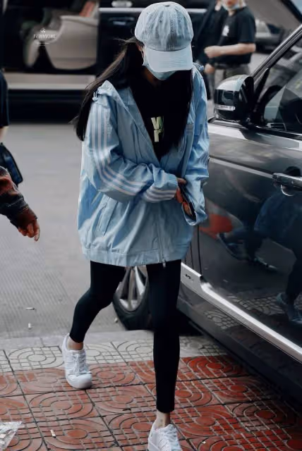 有一種私服叫姐姐「露腳踝」,腿型又細又長,配各種單品不出錯