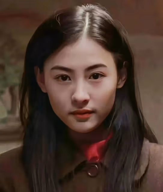 跟24歲甜美小天后趙露思同框,43歲張柏芝展現了從未有過的高級美