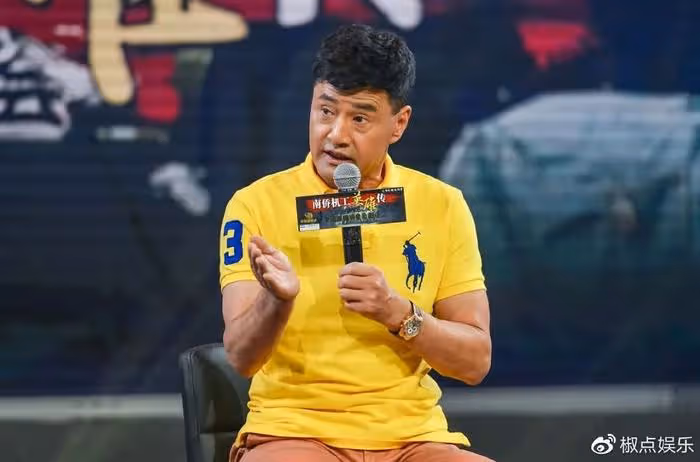 64歲老戲骨官宣離婚！沒緋聞、沒劈腿，為何妻子執意要離開呢？