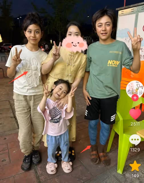 劉燁兒女被偶遇,13歲諾一顏值下滑、發福明顯,11歲霓娜變漂亮