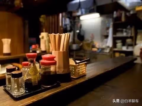 我同學父母早逝,從小吃住在我家,在青島買房後我去暫住,友情盡