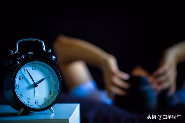 我同學父母早逝,從小吃住在我家,在青島買房後我去暫住,友情盡
