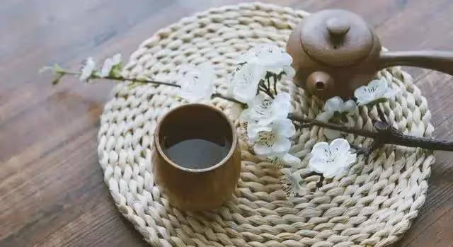 同事蹭了我一年的車,一場暴風雨讓我看清她的嘴臉,我決定反擊