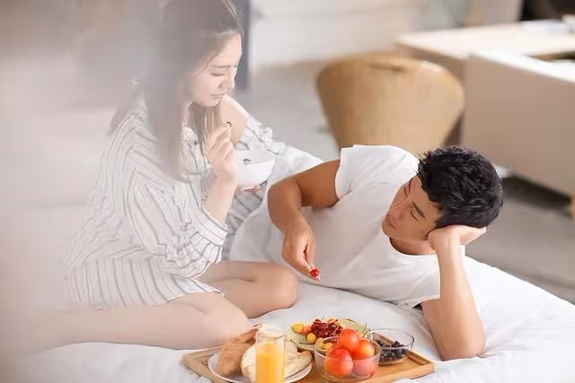 結婚第二天,婆婆要我上交50萬嫁妝,老公一段話,婆婆灰溜溜走了
