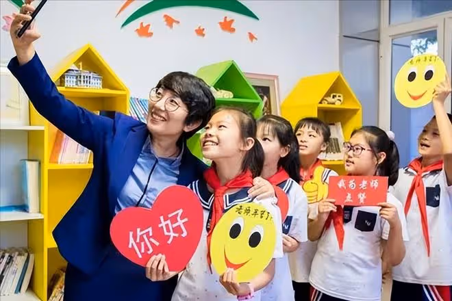 13歲學生因未完成作業，屁股被老師打開了花！警察：不違法
