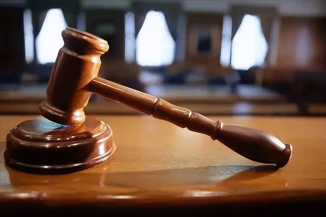 13歲學生因未完成作業，屁股被老師打開了花！警察：不違法