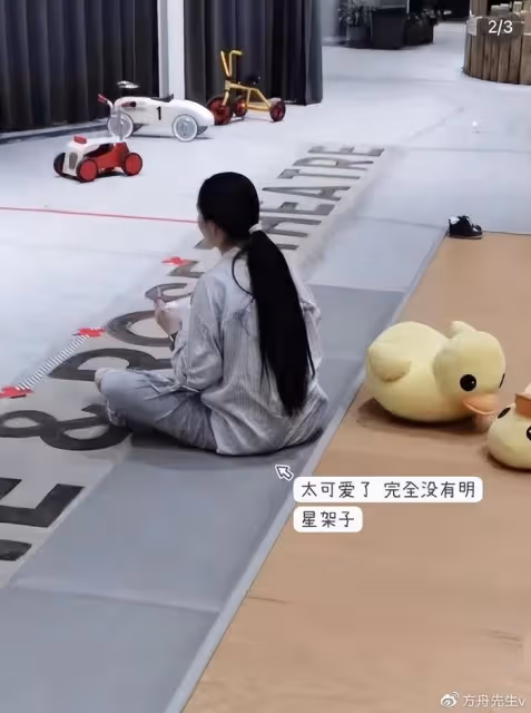 向佐牽郭碧婷為二胎辦周歲宴,兒子英文名曝光,女兒備受爺爺奶奶寵愛