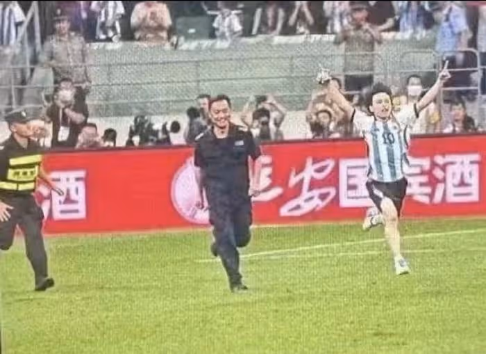 陳妍希帶兒子與蘇翊鳴看梅西球賽,霍思燕嗯哼超激動,甦醒發文吃醋