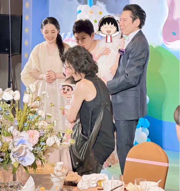 向佐曬兒子周歲宴,現場緊摟郭碧婷秀恩愛,兒女露正臉都是高顏值