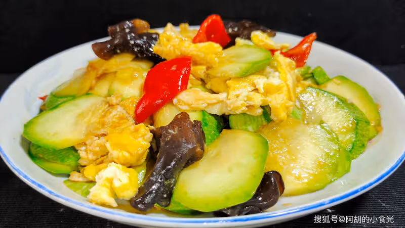 原來雞蛋和它更配，出乎意料的美味！隨手炒一盤，夠脆嫩夠下飯，一盤配一鍋飯