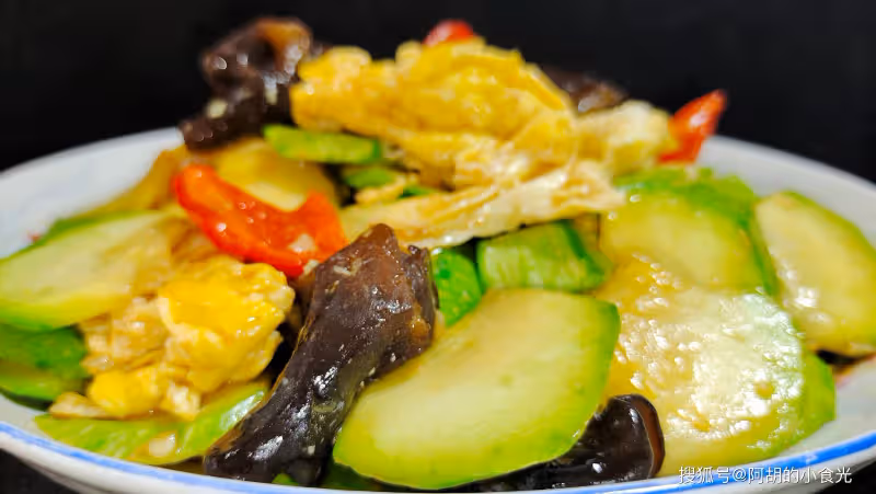 原來雞蛋和它更配，出乎意料的美味！隨手炒一盤，夠脆嫩夠下飯，一盤配一鍋飯