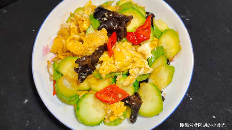 原來雞蛋和它更配，出乎意料的美味！隨手炒一盤，夠脆嫩夠下飯，一盤配一鍋飯