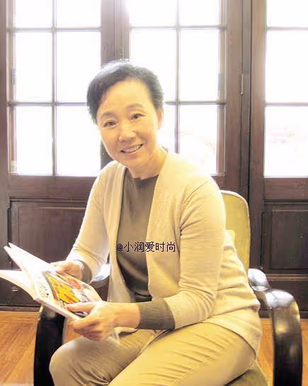 「樊勝美媽媽」扮演者64歲康群智,私服穿搭好高貴,值得媽媽們學