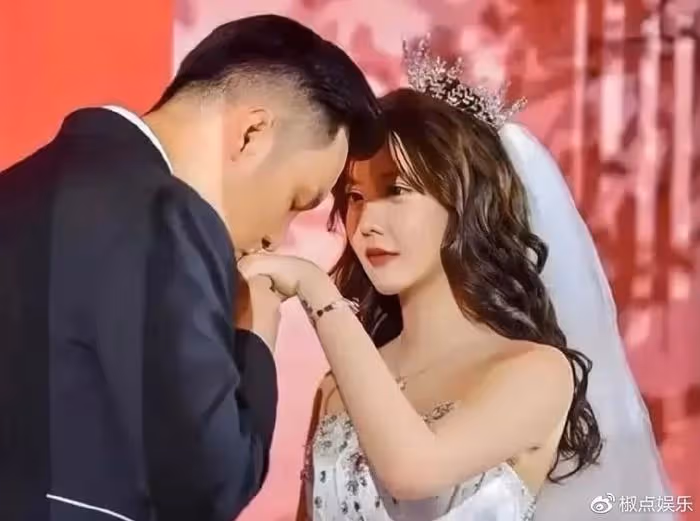 24歲女網紅官宣四婚:整容33次,三結三離多次出軌,網友直呼快封殺