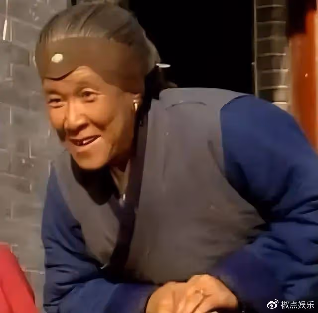 倪萍演紅樓被指醜化劉姥姥!眼淚鼻涕齊流,賣力演出卻被嘲太出戲