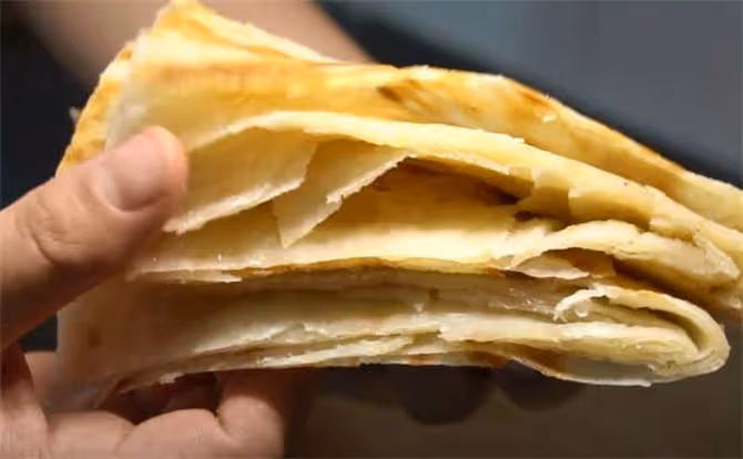 家常烙餅柔軟不發硬，媽媽獨家秘訣分享，方法簡單，一看就會