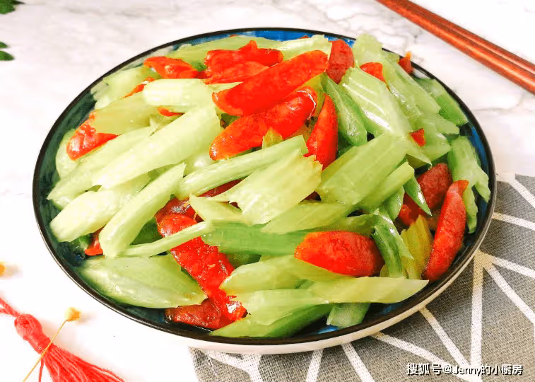 夏季炎熱易上火,推薦5道清爽菜,消暑又下火,一家老小都適合