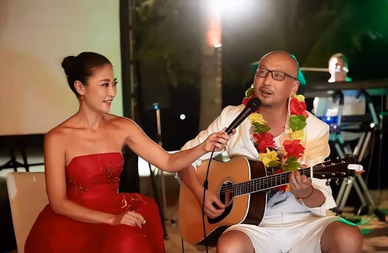 鬧劇收尾!丁昱彤赴港逼婚謊言被揭穿後,認慫稱「丁昱彤死了」