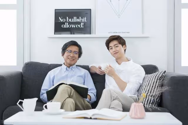 母親過生日,大哥給800,我給9900,母親直嘆氣:我對你很失望