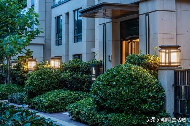 我給鰥居老人辦完喪事,冒出兩親戚爭奪遺產,法院的判決讓人亮眼