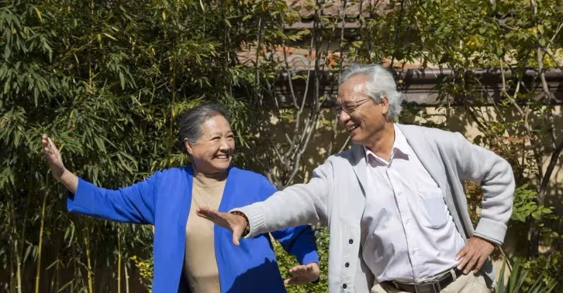 我55歲，兒孫滿堂的大伯想讓我給他養老送終，我：你兒子同意嗎？