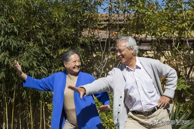 我55歲,兒孫滿堂的大伯想讓我給他養老送終,我:你兒子同意嗎?
