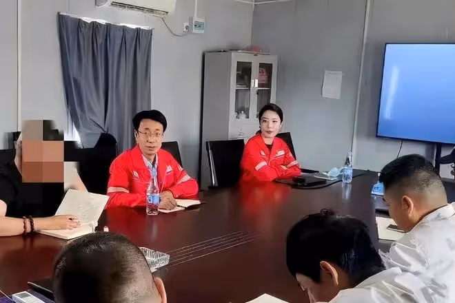 「牽手門」大結局:胡總被停職後無臉見人,董小姐無懼風波去健身