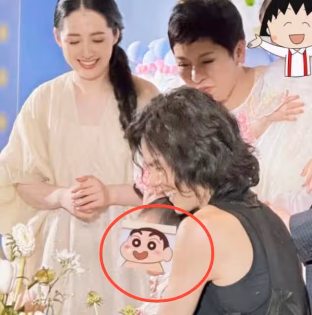 郭碧婷向佐二胎周歲宴!一雙兒女被贊高顏值,郭碧婷被質疑懷三胎