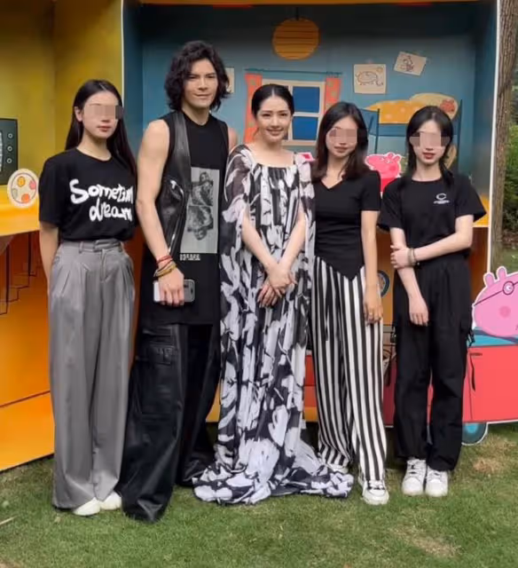 郭碧婷向佐二胎周歲宴!一雙兒女被贊高顏值,郭碧婷被質疑懷三胎