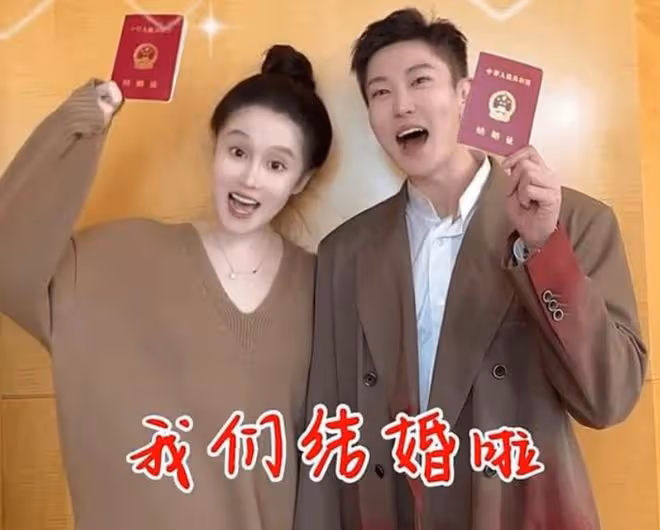趙本山兒子開業!趙家班全體出動,長貴隨88萬,劉能台上偷看美女
