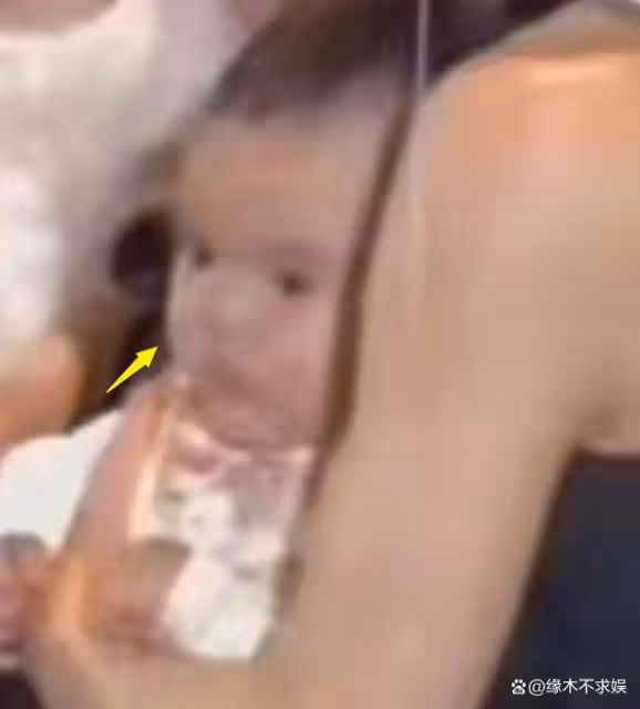 郭碧婷女兒正面照首曝光!3歲小奶黃神似混血外公,大眼睛高顏值