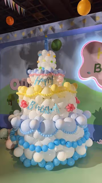 向佐牽郭碧婷為二胎辦周歲宴，英文名曝光，女兒備受爺爺奶奶寵愛