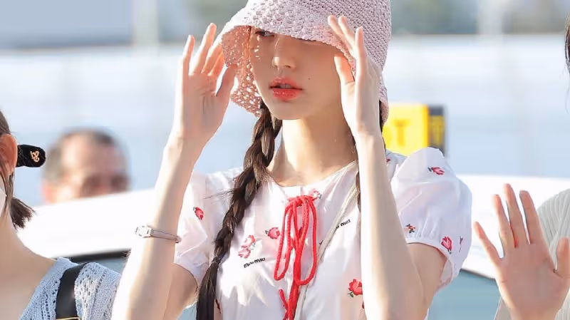 IVE張元英腿長太誇張？機場穿三年前小花裙，被贊真的很節儉