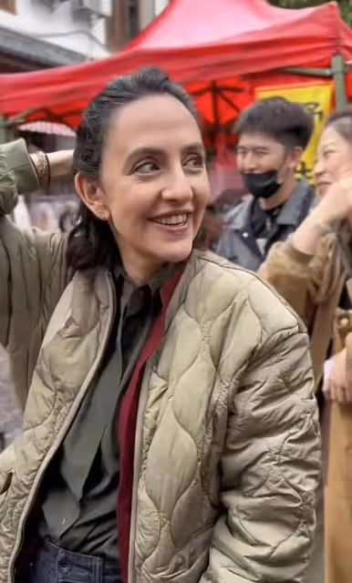 劉燁:法國老婆現身大理,與老狼葉蓓同台演出,被指像中國老太太