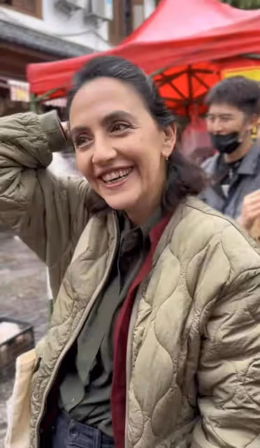 劉燁:法國老婆現身大理,與老狼葉蓓同台演出,被指像中國老太太