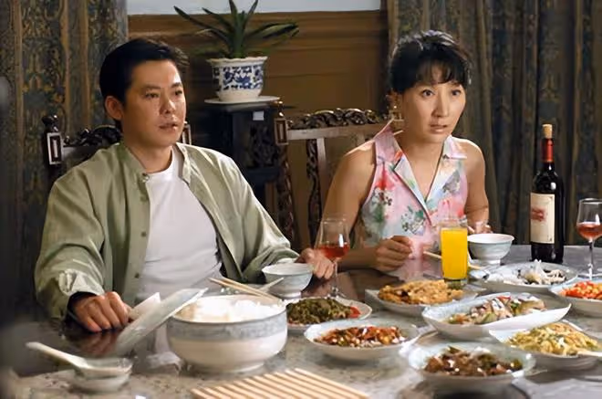 上海演員孫思瀚長居美國，陪伴老母盡顯孝心，妻子留國內照顧女兒