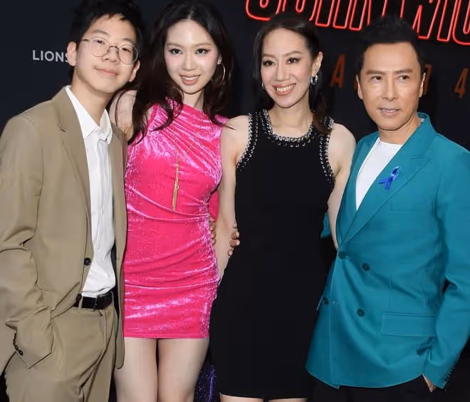 甄子丹女兒美國留學曬靚照，超1米8身材豐腴，在讀音樂或將出道