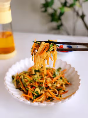 夏季涼拌菜萬能油醋汁，酸辣可口低脂低卡，拌啥都好吃！涼拌豆腐皮絕了