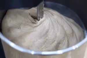 低油低糖，50%全麥核桃提子軟歐~