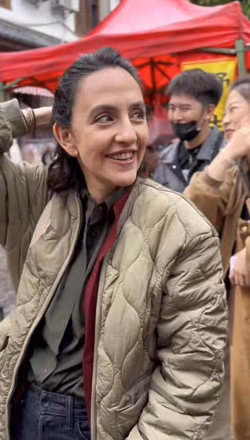 劉燁法國老婆近照滄桑變化大!逛菜場與老狼玩樂隊,兒女似印度人