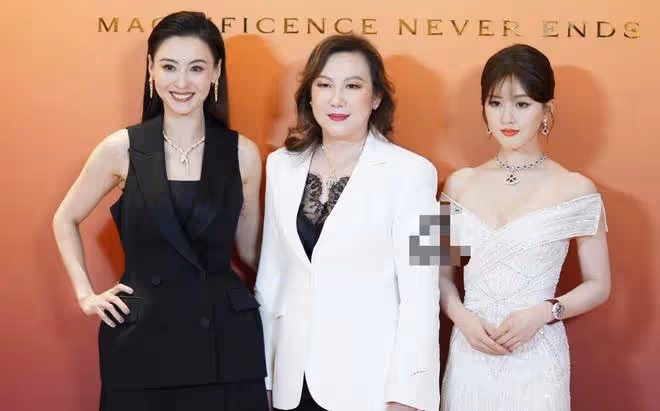 劉燁法國老婆近照滄桑變化大!逛菜場與老狼玩樂隊,兒女似印度人