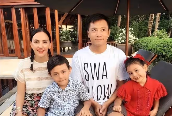 劉燁法國老婆近照滄桑變化大!逛菜場與老狼玩樂隊,兒女似印度人